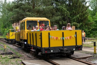 Osterrallye und Abenteuer in der Burg: Tipps für Osterausflüge in Rochlitz und Lunzenau - Ostern ist die Frelsbachtalbahn zwischen Rochlitz und Narsdorf wieder unterwegs.