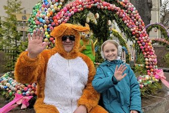 Osterschmuck für die Brunnen in Thalheim und Zwönitz - 