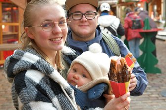 Otto, Glühweinhütte, Asia-Imbiss: Das sind Lieblingsplätze auf dem Freiberger Christmarkt - Familie Stangel aus Freiberg lieben die Gemütlichkeit.