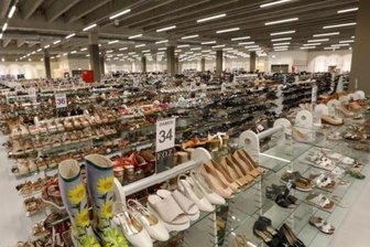 Outlet-Center darf vorerst geöffnet bleiben -