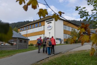 Panorama-Hotel am Fichtelberg: Handwerker beklagen schlechte Zahlungsmoral nach der Übernahme - Das Panorama-Hotel in Oberwiesenthal gehört zu den größten Beherbergungsbetrieben im Erzgebirge.