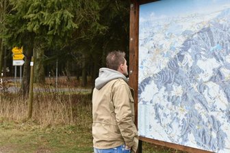 Panoramen informieren über Loipen, Wanderwege und Sehenswürdigkeiten der Region - 