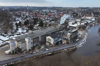 Papierfabrik Penig: Mitarbeiter stemmen sich gegen Aus - Die Papierfabrik der Felix Schoeller GmbH & Co. KG bewegt die Peniger. Am 1. Mai wollen sie gegen das Aus demonstrieren.