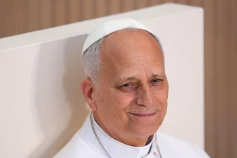Papst vor Hunderttausenden Jugendlichen: "Seid das Licht" - Papst Leo XIV. hat sich am ersten Tag seines einwöchigen Spanien-Besuchs für Frieden, Ausgleich und Dialog ausgesprochen.