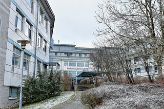 Paracelsus-Umbau: Adorf beruft Sondersitzung ein - Der Paracelsus-Klinikstandort Adorf soll sich künftig auf Orthopädie, Geriatrie sowie Palliativ- und Schmerzmedizin konzentrieren.