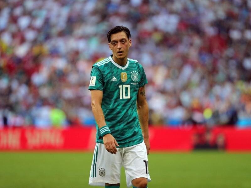 Parallelen zwischen Özil, Lukaku und Benzema - Mesut Özil will nicht als Sündenbock für das WM-Vorrunden-Aus der DFB-Elf herhalten.