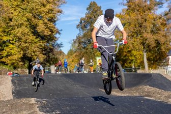 Parcours lockt junge Biker  in Scharen - 