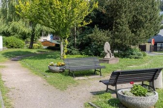Park-Verkauf an Unternehmer stößt in Thum manchen sauer auf - Die kleine Parkanlage an der Färberstraße in Thum wird verschwinden. Die Stadt verkauft die Fläche an einen Gewerbetreibenden aus der unmittelbaren Nachbarschaft.