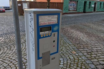 Parken für lau: Aue ruft Weihnachtsfrieden aus und schaltet Parkautomaten ab -