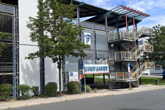 Parkhaus Reichenbach: Jetzt auch mit neuen Parkscheinautomaten für Kurzzeitparker - Das Parkhaus kann nun wieder vollständig genutzt werden.