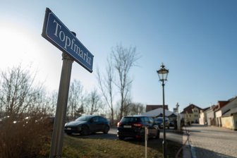 Parkplatznot am Rande der Plauener Innenstadt: Kann der Topfmarkt das Problem lindern? - Der Topfmarkt liegt zeitweise in einigen Teilen brach, bietet Platz für parkende Autos.