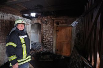 Parkschänke in Wildenfels: Osterausstellung kurz vor der Eröffnung durch Feuer zerstört - Bürgermeister Tino Kögler hat zum ersten Feuerwehrtrupp gehört, der zu den Löscharbeiten in der Parkschänke war.