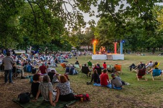Parksommer lockt erneut in den Stadthallenpark - Auch 2019 hatte der Parksommer zahlreiche Menschen in den Stadthallenpark gelockt.