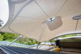 Parktheater: Glanz für Dach -