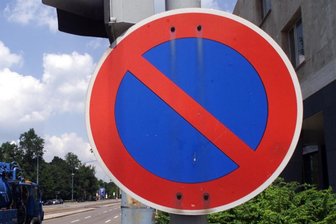 Parkverbote gelten: Straßenreinigung ab Montag in Markneukirchen - Während der Straßenreinigung in Markneukirchen gelten Parkverbote.