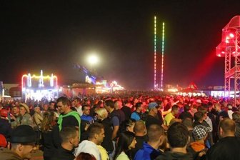Partys rund um den Sachsenring: Wo am Wochenende gefeiert wird - 20022 soll es nach zwei Jahren Flaute wieder rund gehen: Auf dem Ankerberg wird wieder mit Menschenmassen wie früher gerechnet.