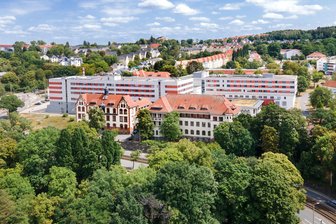 Patientenvortrag in Plauen: Was die Knieprothetik im Helios-Klinikum bietet - Betroffene werden im Helios-Klinikum informiert.