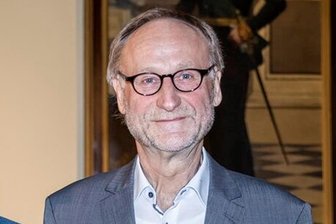 Paukenschlag in Freiberg: Holger Reuter will es nochmal wissen - für neues Bürgerbündnis - Freibergs ehemaliger Bürgermeister Holger Reuter, hier im April 2023, tritt für das Bündnis zur Wahl an.