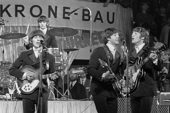Paul ist sauer - Coole Jungs: Paul McCartney (links) und John Lennon. 