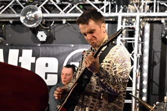 Paul Peukers Jazzquartett bringt Licht in die Alte Mensa Freiberg: Lichtblicke im Fünfvierteltakt - Der gebürtige Freiberger Paul Peuker hat einen sehr guten Namen in der Jazz-Szene. Nun begeisterte er mit seinem neuen Quartett in der Alten Mensa.