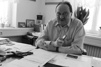 Pausa-Mühltroff: Ex-Bürgermeister stirbt überraschend mit 68 Jahren - Jonny Ansorge, der viele Jahre Bürgermeister in Pausa und Pausa-Mühltroff war, lebt nicht mehr. Er starb am Mittwochabend im Alter von 68 Jahren.
