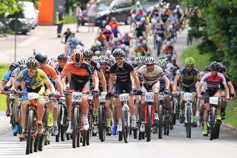 Pedalritter erobern Miriquidi - Das Erzgebirgsradrennen - hier ein Schnappschuss vom bisher letzten im Jahr 2018 - wird wiederbelebt. Es ist Teil einer mehrtägigen Mountainbiketour in der Region.