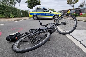 Pedelec-Fahrer in Schwarzenberg schwer verletzt - Zur Aufnahme von Unfällen musste die Polizei am Sonntag nach Schwarzenberg und Stützengrün ausrücken.