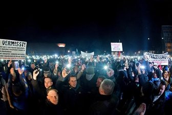 Pegida-Positionen im Faktencheck: Zuwanderung oder Abschottung? - "Patriotische Europäer gegen die Islamisierung des Abendlandes" in Dresden. Von Islamisierung steht nichts im Pegida-Papier.