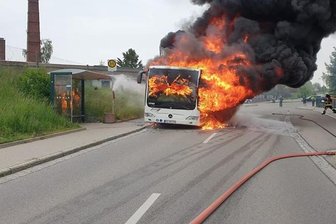 Penig: Linienbus brennt aus -