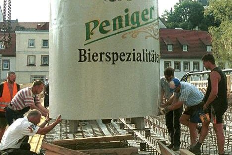 Peniger Brauerei schlittert in die Insolvenz - Dieser Krug warb für Bier aus Penig. Die Brauerei stellte nun Insolvenzantrag.