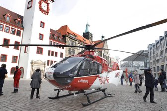 Person in Not - Rettungshubschrauber landet auf Markplatz Chemnitz - Gegen 10.30 Uhr landete am Montag ein Rettungshubschrauber auf dem Chemnitzer Markt.