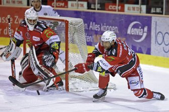 Personal, Taktik und Vorbereitung: Die Eispiraten Crimmitschau kurz vor dem Start im Team-Check - Sie gehören zu den Leistungsträgern: Torhüter Oleg Shilin und Abwehrchef Mario Scalzo.