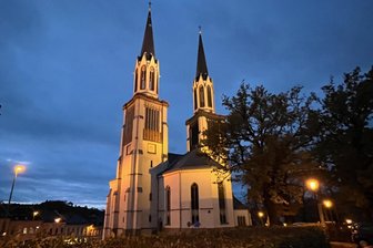Personalmangel in der Kirche: Ein Viertel der Pfarrstellen im Vogtland ist unbesetzt - Schon seit vier Jahren ist die Pfarrstelle in Oelsnitz - hier die Jakobikirche - unbesetzt.