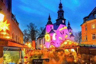 Personalnot an Weihnachtsmarkt-Buden: So ist die Lage im Vogtland - In den vergangenen beiden Jahren fiel in Reichenbach der Weihnachtsmarkt coronabedingt aus. In diesem Jahr drohen neue Probleme.