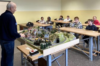 Pestalozzi-Oberschule Hartha wirbt um künftige Fünftklässler - Einen Baustein des Ganztagsangebotes bildet an der Oberschule Hartha der Modellbau.