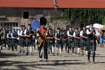 Peter Alexander, irische Nächte und Musicals: Beim Miskus hat der Kartenverkauf begonnen - Bei „Pipes, Drums & More“ im Kloster Buch kommen Schottland-Fans auf ihre Kosten.