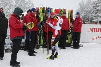 Petrus bremst Athleten am Fichtelberg aus - Nicht nur die Athleten - wie hier David Schmutz - trotzten dem Wetter. Auch zahlreiche Helfer bibberten sich über das Wochenende.