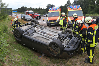 Peugeot überschlägt sich auf A 4 -