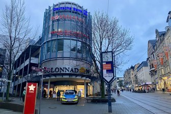Pfefferspray-Attacke in den Plauener Kolonnaden: Drei Leichtverletzte nach Streit - Mehrere Besucher der Kolonnaden klagten am späten Dienstagnachmittag über Hustenreiz.