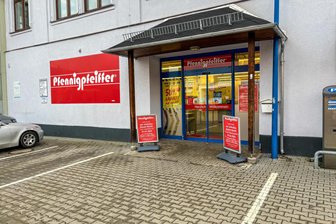 Pfennigpfeiffer schließt seine Filiale am Simmel-Center in Aue: Was wird aus dem Markt? - Das Geschäft Pfennigpfeiffer in Aue schließt in Kürze.