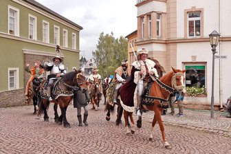 Pferdenacht: Sachsens Fürsten ziehen durch Ortmannsdorf - Diese hochwohlgeborenen Herren wollen am Pfingstsamstag durch Ortmannsdorf reiten.