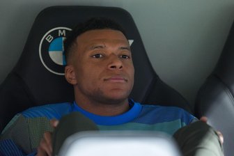 Pfiffe gegen Mbappé: Superstar nur noch Stürmer Nummer vier? - Real Madrids Kylian Mbappé kam im Spiel gegen Real Oviedo erst in der 68. Minute von der Bank.