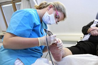 Pflegebedürftige in Sachsen erhalten überdurchschnittlich viele Heilmittel - Viele Diabetiker erhalten eine podologische Behandlung.