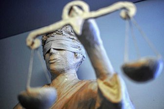 Pflegedienst aus dem Erzgebirge steht wegen Betrugs vor Gericht - Zu wenige Fachkräfte brachten einen Pflegedienst aus dem Erzgebirge vor das Auer Amtsgericht. 