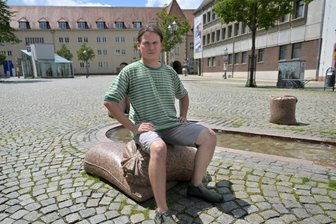 Pflegefachkraft statt Klassik-Karriere: Zwickauer "Wunderkind" Elin Kolev spielt nicht mehr Violine - Hat seine Berufstätigkeit als Musiker abgeschlossen und ist jetzt eine angehende Pflegefachkraft: Elin Kolev.