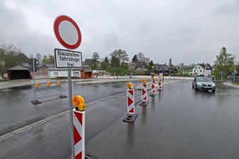 Pfusch am Bau? - Ärger an der Wolfsschlucht Langenchursdorf - Baumaßnahmen und Busverkehr an der Wolfsschlucht werfen derzeit Fragen auf.
