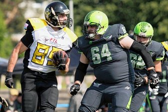 Phantoms wachen erneut zu spät auf - Auch wenn sie die Partie nicht drehen konnten, sorgte Rico Wolf (l.) mit seinem Touchdown für ein Aufbäumen der Freiberger. 