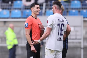 Phantomtor gegen Erzgebirge Aue: DFB räumt Fehlentscheidung ein – VAR bleibt kein Thema - Schiedsrichter Timon Schulz leistete sich am vergangenen Wochenende eine folgenschwere Fehlentscheidung. Der Deutsche Fußball-Bund spricht dennoch von einer insgesamt guten Leistung.