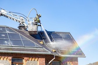 Photovoltaikanlage in Flammen -