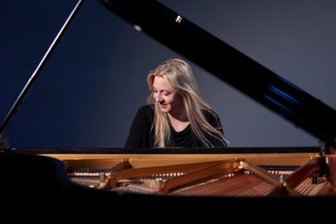 Pianistin und Clara-Schumann-Forscherin Ragna Schirmer bekommt Sächsischen Mozartpreis 2026 - Ragna Schirmer wird mit dem Sächsischen Mozartpreis 2026 ausgezeichnet. Sie forscht seit Jahren zu Clara Schumann, der Ehefrau des Zwickauer Musikers Robert Schumann.